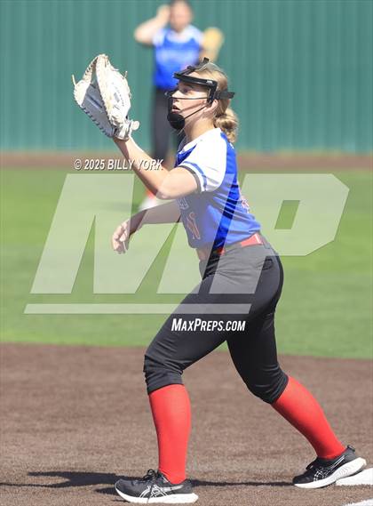 Thumbnail 3 in Mineola vs Quitman photogallery.