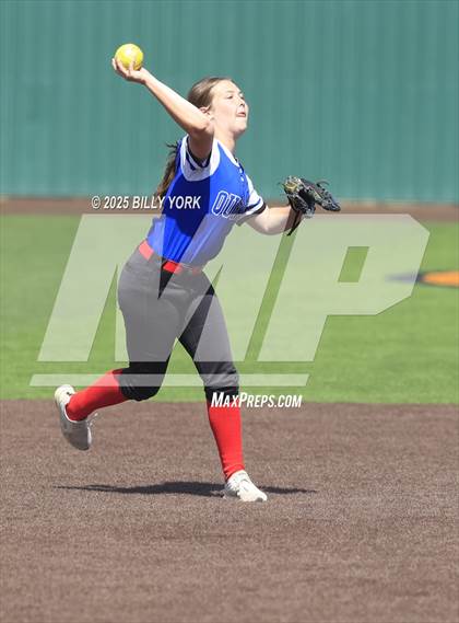Thumbnail 1 in Mineola vs Quitman photogallery.