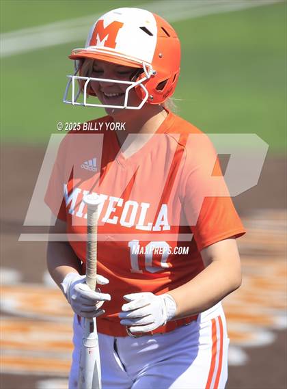 Thumbnail 1 in Mineola vs Quitman photogallery.