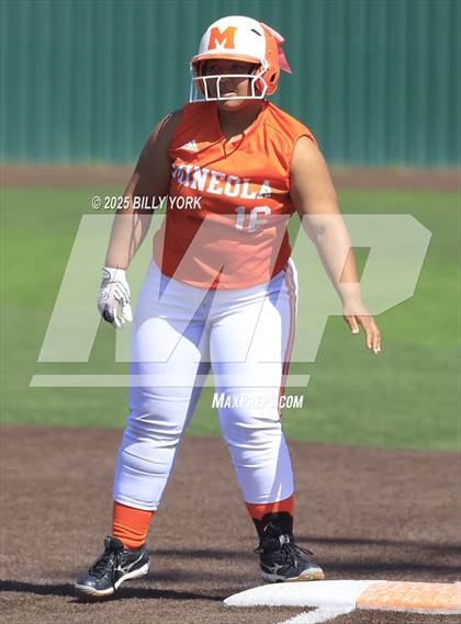 Thumbnail 3 in Mineola vs Quitman photogallery.