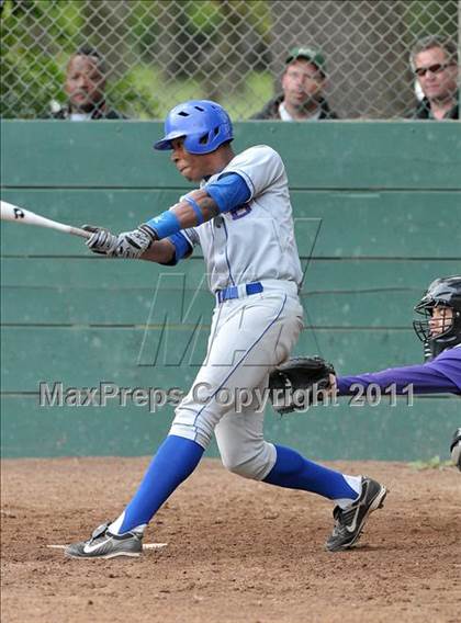 Thumbnail 2 in Christian Brothers vs. Sacramento (Land Park Easter Tournament) photogallery.