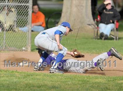 Thumbnail 1 in Christian Brothers vs. Sacramento (Land Park Easter Tournament) photogallery.