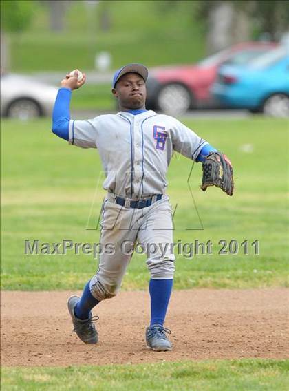 Thumbnail 2 in Christian Brothers vs. Sacramento (Land Park Easter Tournament) photogallery.