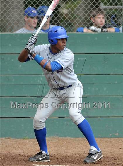 Thumbnail 3 in Christian Brothers vs. Sacramento (Land Park Easter Tournament) photogallery.