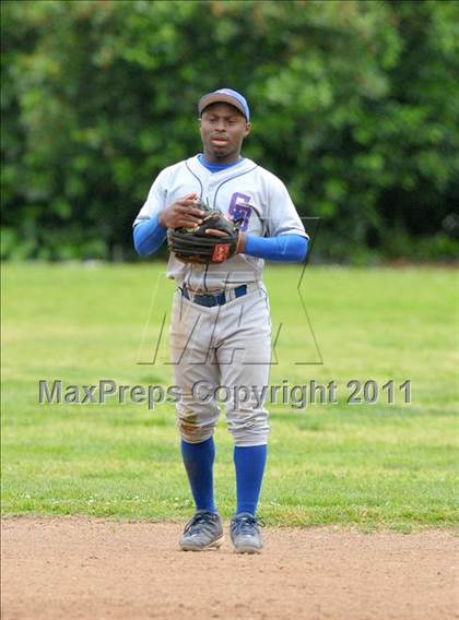Thumbnail 2 in Christian Brothers vs. Sacramento (Land Park Easter Tournament) photogallery.