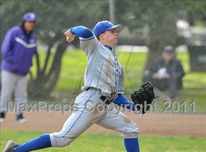 Thumbnail 3 in Christian Brothers vs. Sacramento (Land Park Easter Tournament) photogallery.