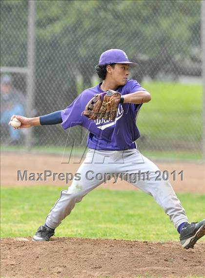 Thumbnail 3 in Christian Brothers vs. Sacramento (Land Park Easter Tournament) photogallery.