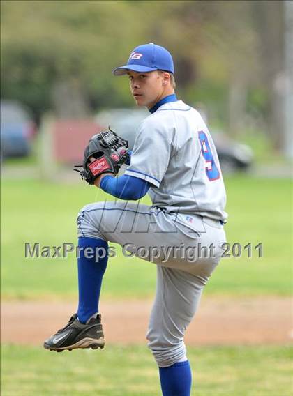 Thumbnail 3 in Christian Brothers vs. Sacramento (Land Park Easter Tournament) photogallery.