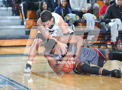 Thumbnail 2 in Porter-Gaud vs St. Mary's Ryken (Rotary Roundball Classic) photogallery.