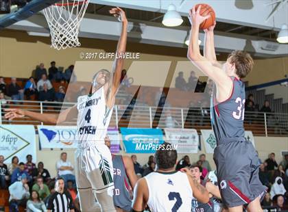 Thumbnail 3 in Porter-Gaud vs St. Mary's Ryken (Rotary Roundball Classic) photogallery.