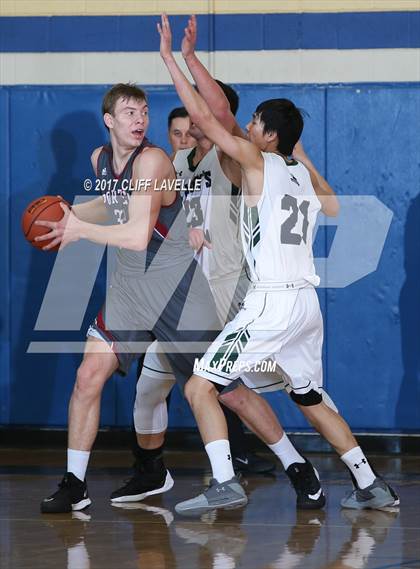 Thumbnail 3 in Porter-Gaud vs St. Mary's Ryken (Rotary Roundball Classic) photogallery.