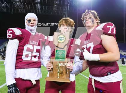Thumbnail 2 in Central Catholic vs. Bishop Watterson (OHSAA Division 3 Final) photogallery.