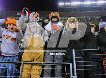 Thumbnail 3 in Central Catholic vs. Bishop Watterson (OHSAA Division 3 Final) photogallery.