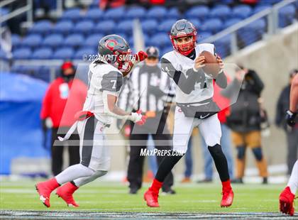 Thumbnail 1 in Central Catholic vs. Bishop Watterson (OHSAA Division 3 Final) photogallery.