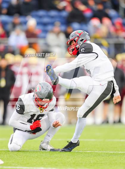 Thumbnail 3 in Central Catholic vs. Bishop Watterson (OHSAA Division 3 Final) photogallery.