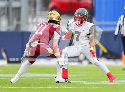 Thumbnail 2 in Central Catholic vs. Bishop Watterson (OHSAA Division 3 Final) photogallery.