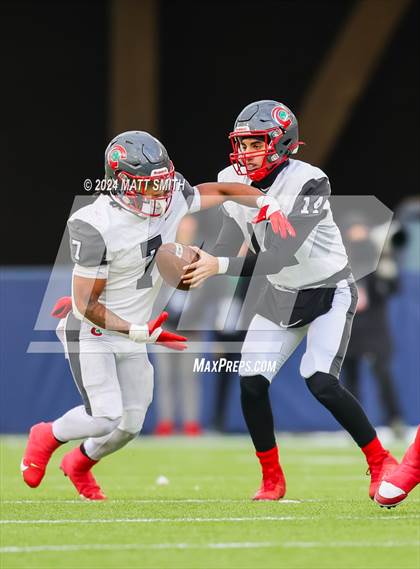 Thumbnail 2 in Central Catholic vs. Bishop Watterson (OHSAA Division 3 Final) photogallery.