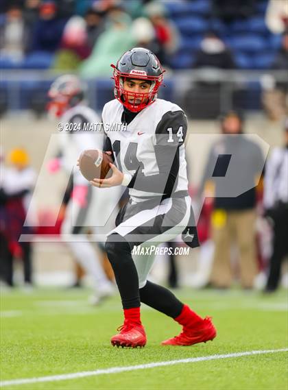 Thumbnail 3 in Central Catholic vs. Bishop Watterson (OHSAA Division 3 Final) photogallery.