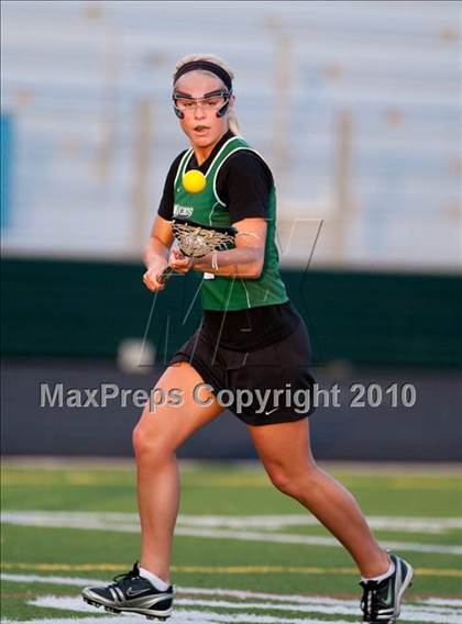 Thumbnail 1 in Mahtomedi vs Mounds View (Section 4 Playoffs) photogallery.
