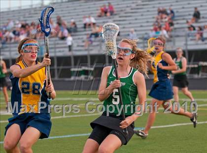 Thumbnail 3 in Mahtomedi vs Mounds View (Section 4 Playoffs) photogallery.