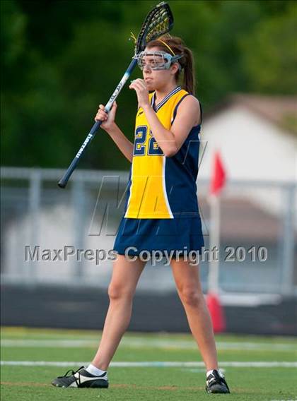 Thumbnail 3 in Mahtomedi vs Mounds View (Section 4 Playoffs) photogallery.