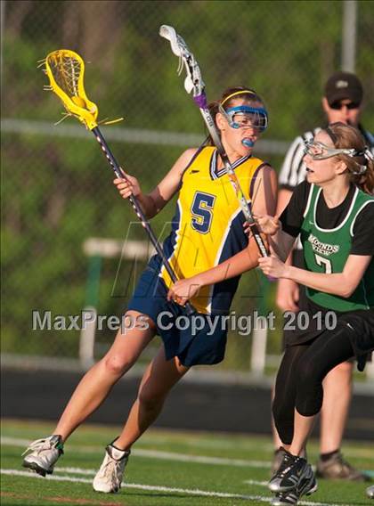 Thumbnail 3 in Mahtomedi vs Mounds View (Section 4 Playoffs) photogallery.