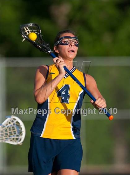 Thumbnail 1 in Mahtomedi vs Mounds View (Section 4 Playoffs) photogallery.