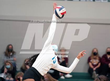 Thumbnail 1 in Richards School for Young Women Leaders vs. Magnolia West (UIL 5A Area Playoff) photogallery.
