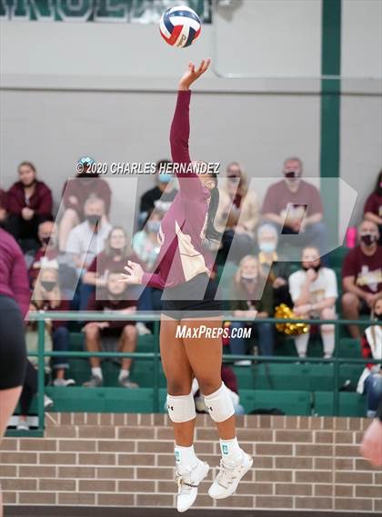 Thumbnail 3 in Richards School for Young Women Leaders vs. Magnolia West (UIL 5A Area Playoff) photogallery.