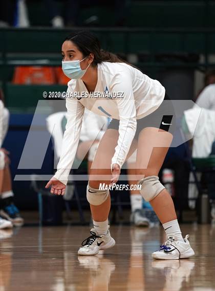 Thumbnail 3 in Richards School for Young Women Leaders vs. Magnolia West (UIL 5A Area Playoff) photogallery.