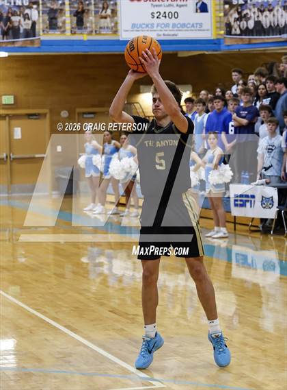 Thumbnail 3 in Sky View vs Snow Canyon (UHSAA 4A Second Round) photogallery.