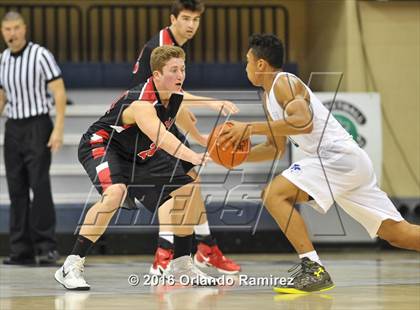 Thumbnail 3 in La Jolla Country Day vs La Jolla (CIF SDS D2 Final) photogallery.