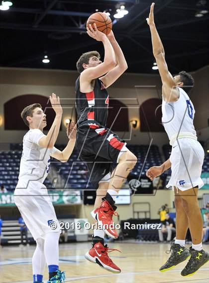 Thumbnail 2 in La Jolla Country Day vs La Jolla (CIF SDS D2 Final) photogallery.