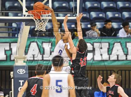 Thumbnail 3 in La Jolla Country Day vs La Jolla (CIF SDS D2 Final) photogallery.