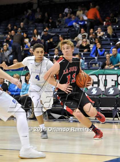 Thumbnail 3 in La Jolla Country Day vs La Jolla (CIF SDS D2 Final) photogallery.