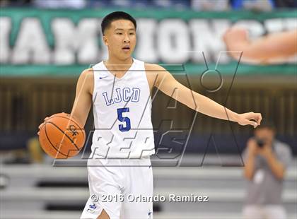 Thumbnail 2 in La Jolla Country Day vs La Jolla (CIF SDS D2 Final) photogallery.