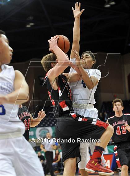 Thumbnail 2 in La Jolla Country Day vs La Jolla (CIF SDS D2 Final) photogallery.