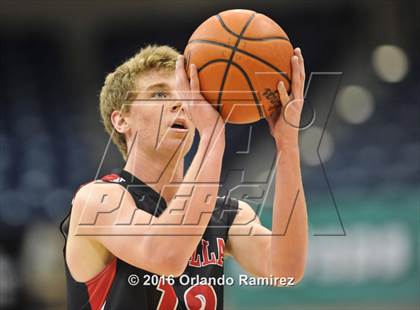 Thumbnail 2 in La Jolla Country Day vs La Jolla (CIF SDS D2 Final) photogallery.