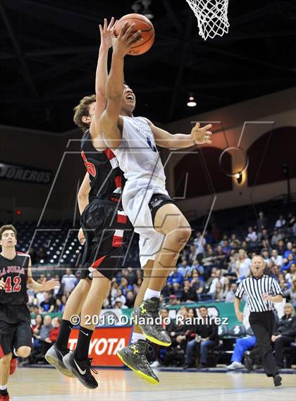 Thumbnail 1 in La Jolla Country Day vs La Jolla (CIF SDS D2 Final) photogallery.