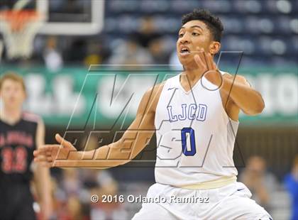 Thumbnail 3 in La Jolla Country Day vs La Jolla (CIF SDS D2 Final) photogallery.