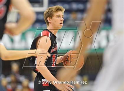 Thumbnail 3 in La Jolla Country Day vs La Jolla (CIF SDS D2 Final) photogallery.