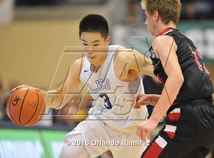 Thumbnail 2 in La Jolla Country Day vs La Jolla (CIF SDS D2 Final) photogallery.