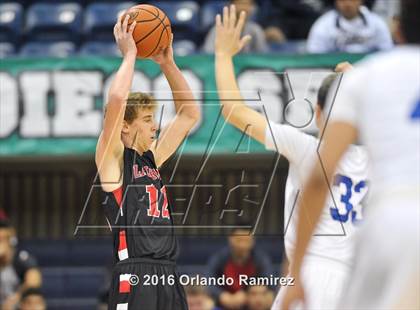 Thumbnail 2 in La Jolla Country Day vs La Jolla (CIF SDS D2 Final) photogallery.