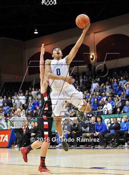 Thumbnail 3 in La Jolla Country Day vs La Jolla (CIF SDS D2 Final) photogallery.