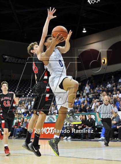 Thumbnail 3 in La Jolla Country Day vs La Jolla (CIF SDS D2 Final) photogallery.