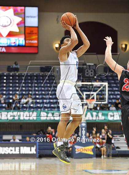 Thumbnail 3 in La Jolla Country Day vs La Jolla (CIF SDS D2 Final) photogallery.