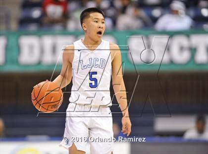 Thumbnail 3 in La Jolla Country Day vs La Jolla (CIF SDS D2 Final) photogallery.