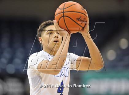 Thumbnail 3 in La Jolla Country Day vs La Jolla (CIF SDS D2 Final) photogallery.