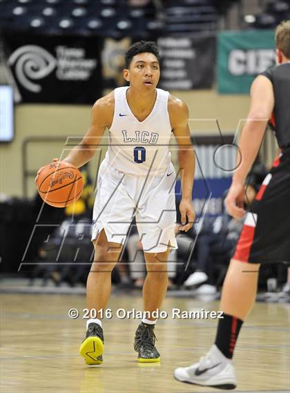 Thumbnail 2 in La Jolla Country Day vs La Jolla (CIF SDS D2 Final) photogallery.