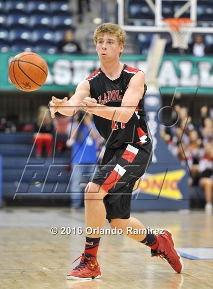 Thumbnail 3 in La Jolla Country Day vs La Jolla (CIF SDS D2 Final) photogallery.